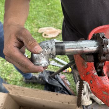 Paramount Plumbing Services - Paramount team custom threading 1" pipe - Plumbing Near Me