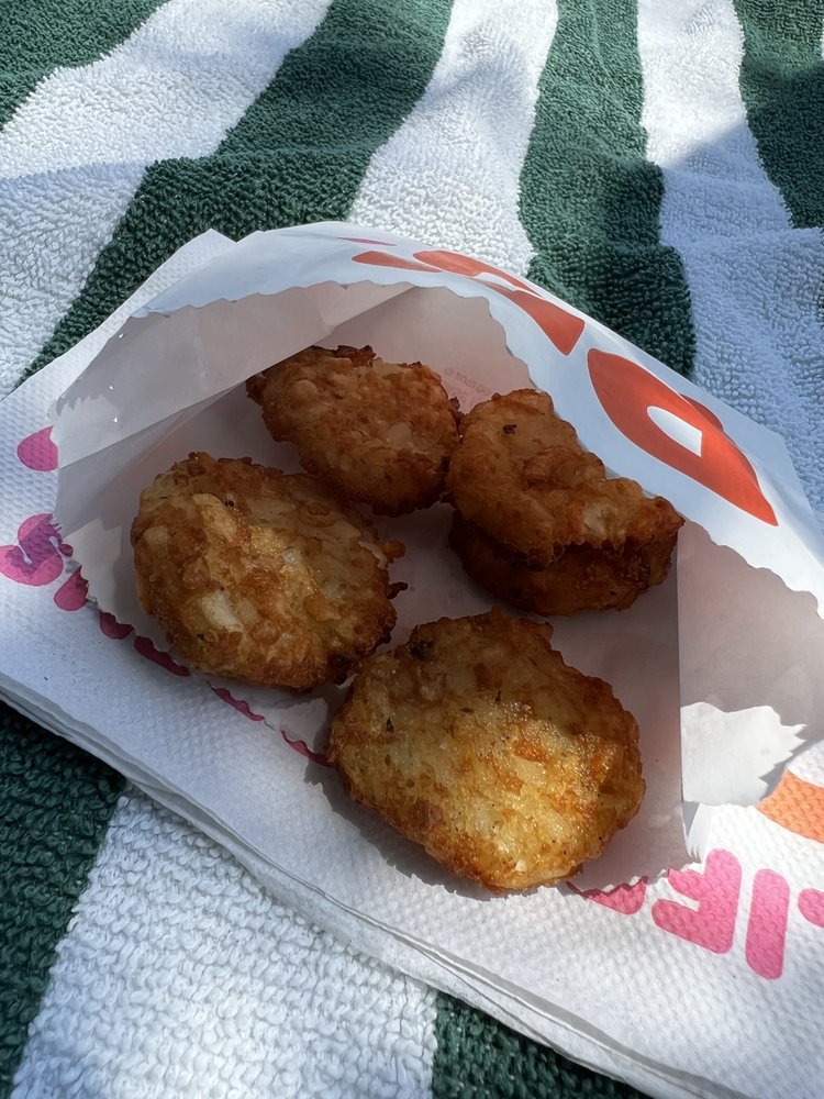 DUNKIN’ Updated April 2024 549 E Rochambeau Dr Great Wolf Lodge, Williamsburg, Virginia