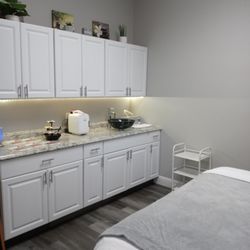 Wavemakers Salon And Spa - Our esthetician room