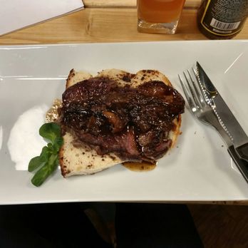 Mikrofarma - Steak sandwich with onions - Butcher Near Me - Prague, Puerto Rico