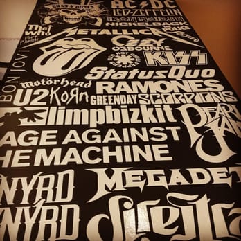 Long Play - Nuestra columna del Rock. Si vienes a vernos tienes que hacerte una foto aquí. - Pubs Near Me - Ronda, Massachusetts