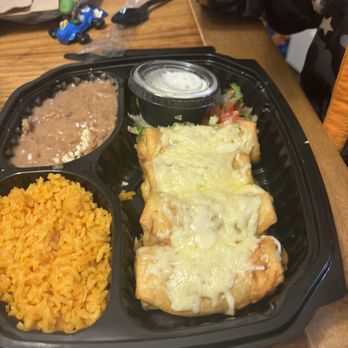 Enrique's Mexican Restaurant - Mini Chimi's, rice and beans - Mexican Near Me - Kuna, Idaho