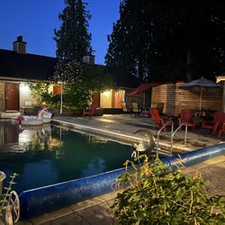 Sunshine Lodge