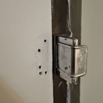 River Edge Inn - Door lock wrong - Hotels Near Me - Colonial Beach, Virginia River Edge Inn - Door lock wrong - Hotels Near Me - Colonial Beach, Virginia