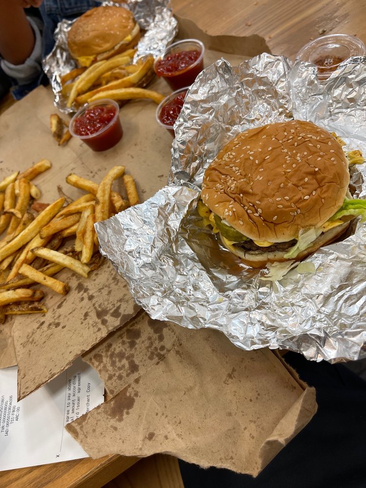 FIVE GUYS Updated June 2024 71 Photos & 121 Reviews 6927 Fm 1960