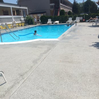 Baywatch Hotel & Marina - Hotels Near Me - Hampton Bays, New York