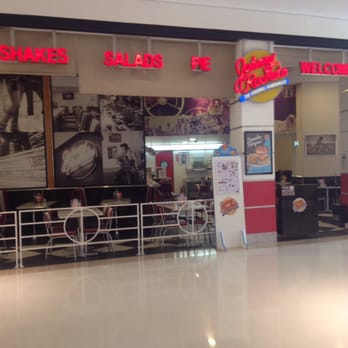 Johnny Rockets - Fachada do restaurante Iguatemi campinas - Burgers Near Me - Campinas, SP Johnny Rockets - Fachada do restaurante Iguatemi campinas - Burgers Near Me - Campinas, SP