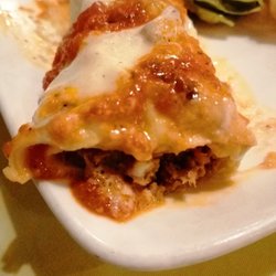 Ristorante Al Bacio - Inside of ground beef filled cannelloni. It tasted like they used a tortilla instead of pasta.