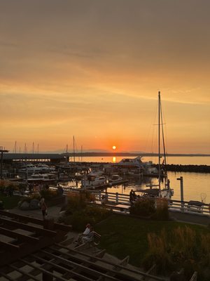 Anthony's HomePort Edmonds by null