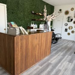 200 Hair Studio
