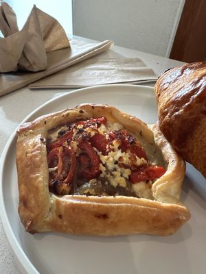 Lucía - Patisserie+Café by null