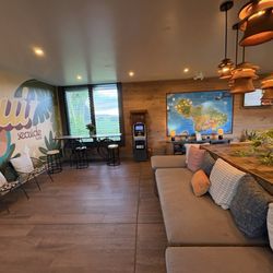 Maui Seaside Hotel - Lounge / lobby