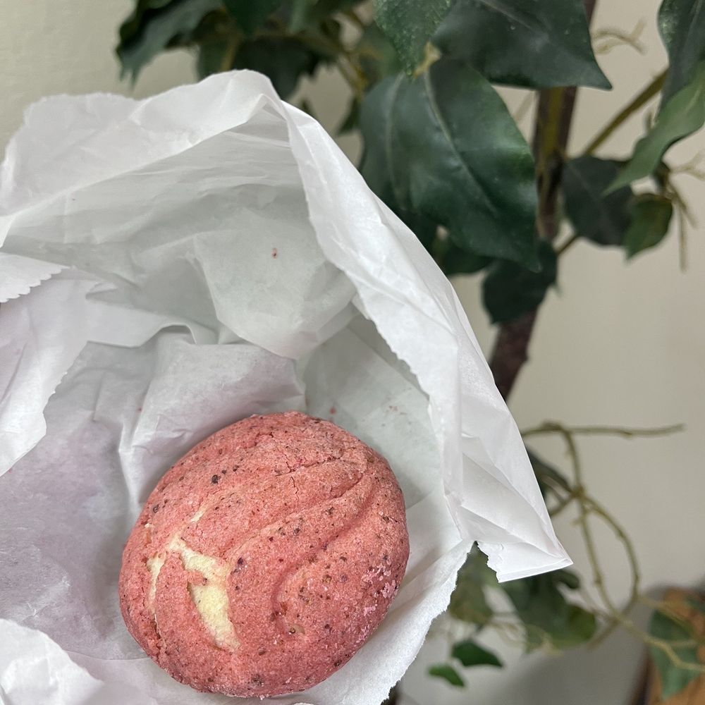 Lemon Gals - Strawberry concha - Coffee & Tea Near Me - San Pablo, California Lemon Gals - Strawberry concha - Coffee & Tea Near Me - San Pablo, California