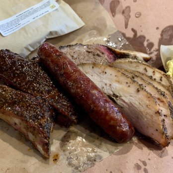 Franklin Barbecue - Ribs, Sausage, Turkey, Brisket, Potato Salad, Banana Bourbon Pie. - Barbeque Near Me - Austin, Texas