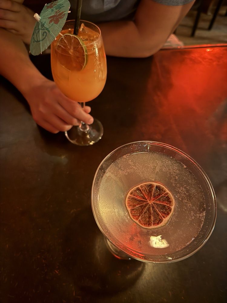 Little O Bar & Lounge