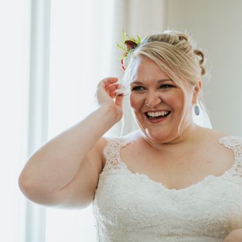 DNW Luxe Hair - Wedding makeup & updo - Hair Stylists Near Me - Chicago, Illinois DNW Luxe Hair - Wedding makeup & updo - Hair Stylists Near Me - Chicago, Illinois
