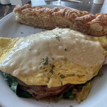 Bistro Cafe - Omelette regular - Breakfast & Brunch Near Me - Miami, Florida