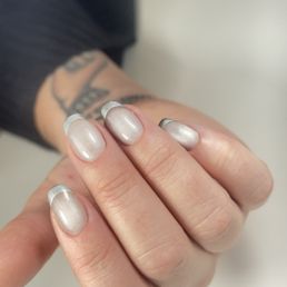silky cat eye with chrome French by Victoria (top artist)