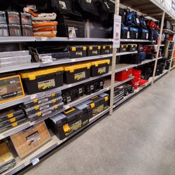 Harbor Freight Tools - Neat organized shelves