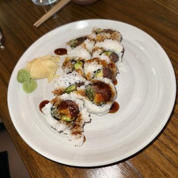 Palm Tree Club - spicy tuna roll - Wine Bars Near Me - Kansas City, Missouri Palm Tree Club - spicy tuna roll - Wine Bars Near Me - Kansas City, Missouri