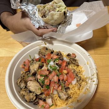 Los Amigos Taqueria - Craft Your Own Bowl - Mexican Near Me - Brookline, Massachusetts