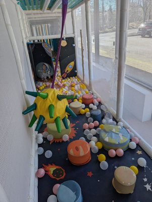 Huckleberry Play by null