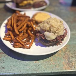 Foodie Garage Eatery - Ruben