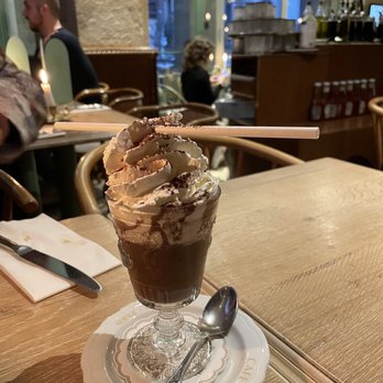 Le Carrousel - Hot chocolate - Brasseries Near Me - Paris, 75 Le Carrousel - Hot chocolate - Brasseries Near Me - Paris, 75