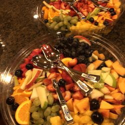 Roly Poly - This is one of our fresh fruit platters from our catering menu. The fruit is acquired fresh daily & this conserve approximately 15 to 20