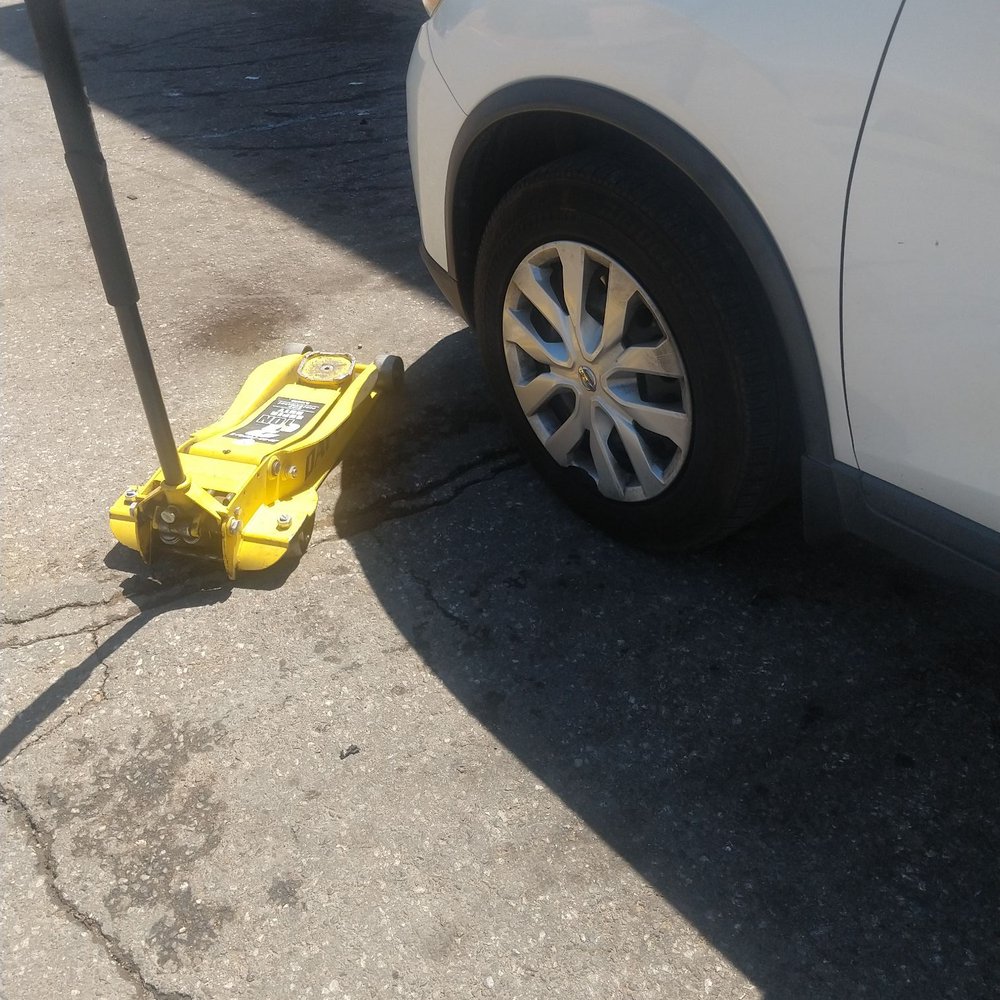 Jonny helped me out when I was having so many problems looking for run flats for my car. Thanks bro, will be back Jonny helped me out when I was having so many problems looking for run flats for my car. Thanks bro, will be back