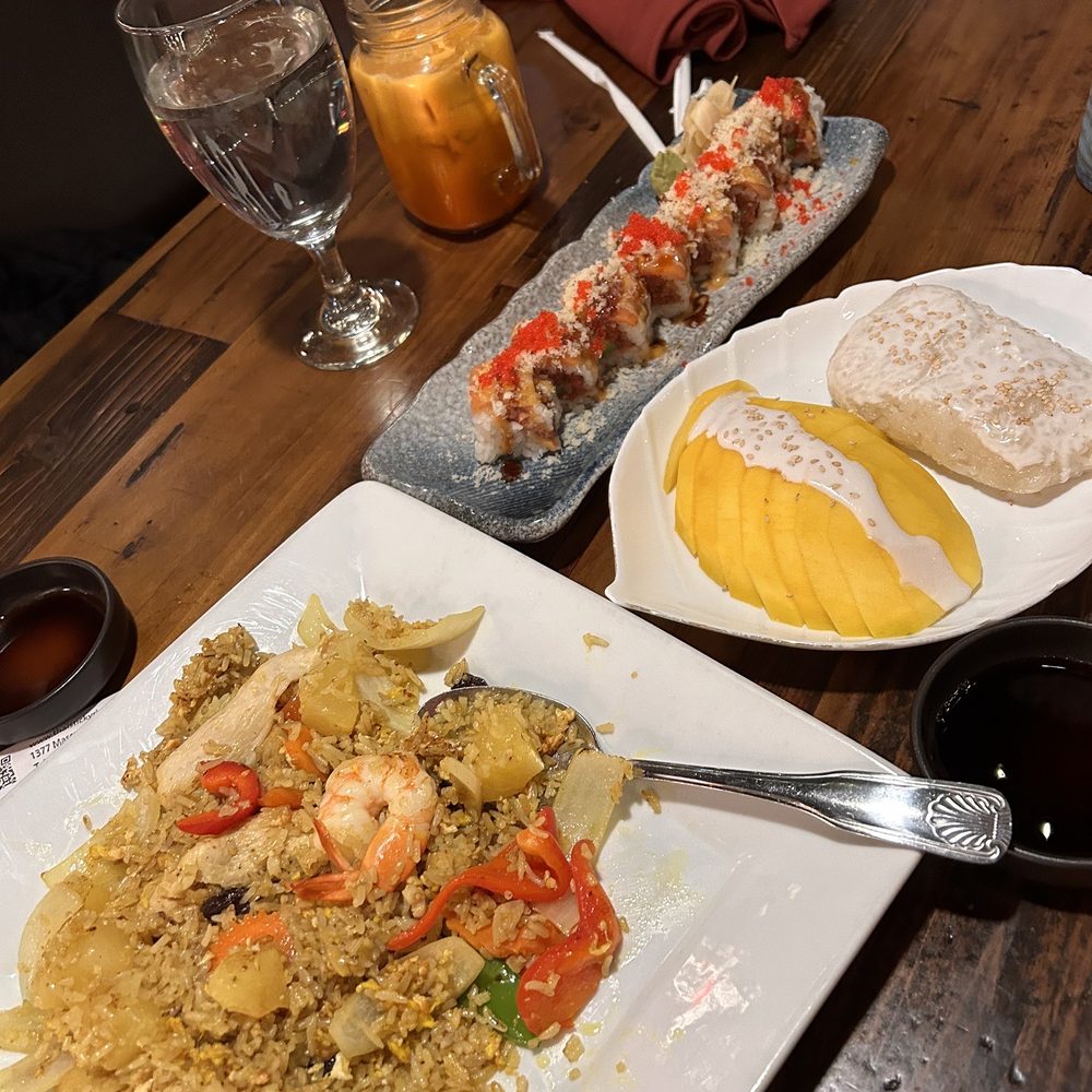 Sweet Heart Roll, Sweet Sticky Rice with Mango, Pineapple Fried Rice Dinner, Thai Iced Tea