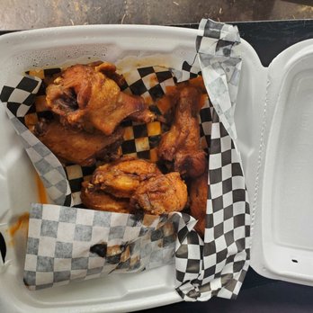 Eli Fish Brewing Company - Medium wings - Breweries Near Me - Batavia, New York Eli Fish Brewing Company - Medium wings - Breweries Near Me - Batavia, New York