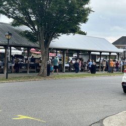 Salem City Farmers Market Saturday - Busy on a saturday morning