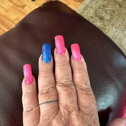 Phaze 2 Nails & Salon - Cat Eye??? Not there.