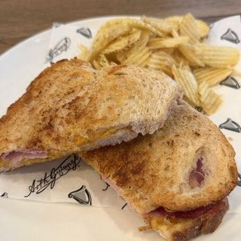 Guinness Storehouse - Ham & cheese toastie - Breweries Near Me - Dublin, D Guinness Storehouse - Ham & cheese toastie - Breweries Near Me - Dublin, D