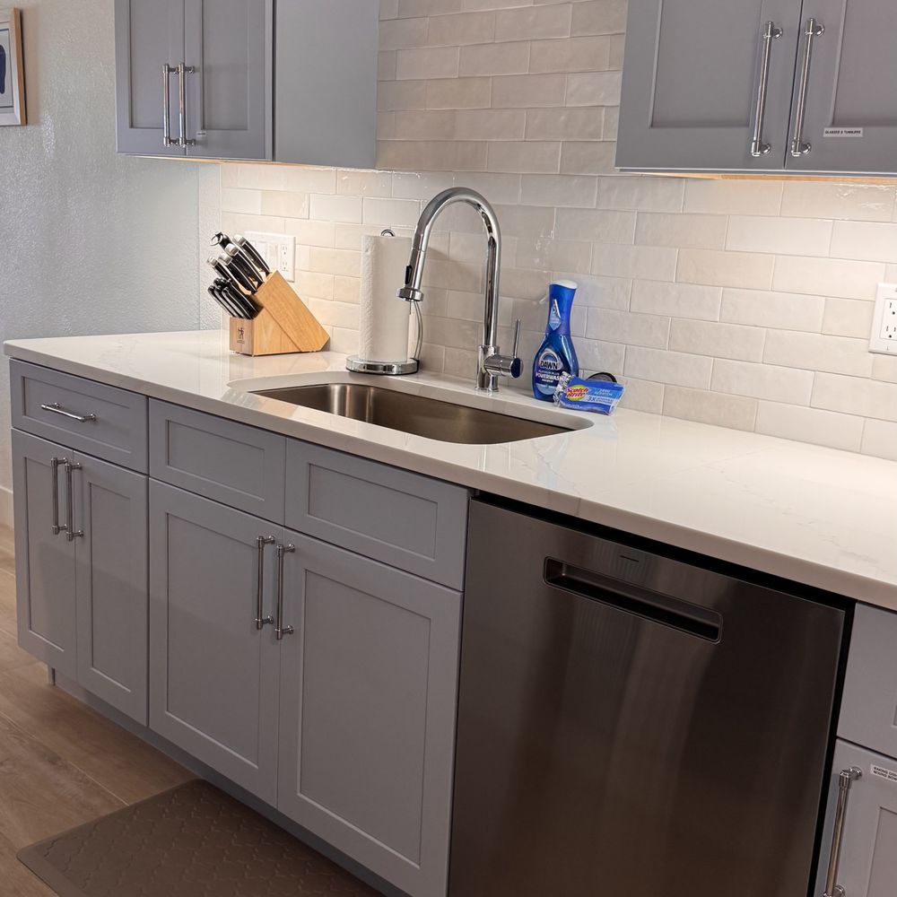 RossLee Retreats - Vacation Rentals Near Me