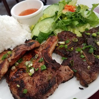 Ocean Pho - Combination plate is my husband's favorite! Kalbi. Pork chops, lemongrass chicken, salad, and a scoop of white rice - Vietnamese Near Me - Honolulu, Hawaii Ocean Pho - Combination plate is my husband's favorite! Kalbi. Pork chops, lemongrass chicken, salad, and a scoop of white rice - Vietnamese Near Me - Honolulu, Hawaii