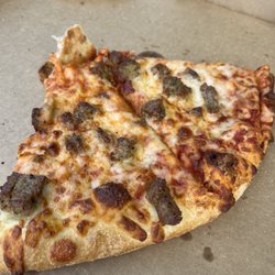 Domino's Pizza - The good pizza, what the pepperoni should have looked like.