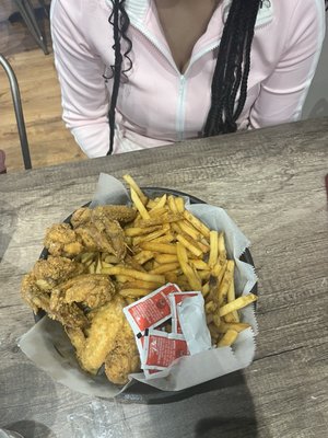 Kiki's Chicken and Waffles by null