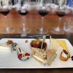 Knights Bridge Winery - Delicious wine and food pairings