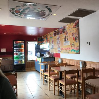 El Taquito - The dining room - Mexican Near Me - Clemmons, North Carolina