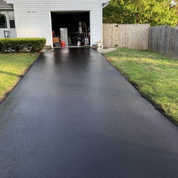 Dillz Driveway - We do residential driveway seal coating - Masonry/Concrete Near Me Dillz Driveway - We do residential driveway seal coating - Masonry/Concrete Near Me