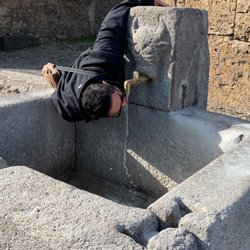 Tours of Pompeii - One of many fountains