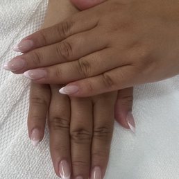 Nina did a great job with my gel x manicure. Highly recommend coming here !