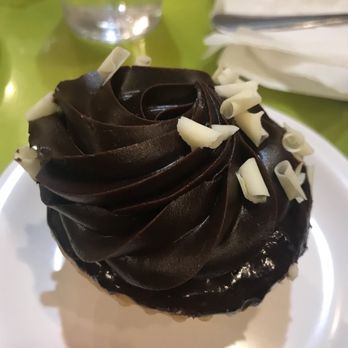 Molly's Cupcakes - October 2018 Boston Cream - Desserts Near Me - Chicago, Illinois Molly's Cupcakes - October 2018 Boston Cream - Desserts Near Me - Chicago, Illinois