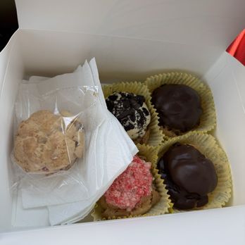 Beard Papa’s - So addicting - Desserts Near Me - Cerritos, California