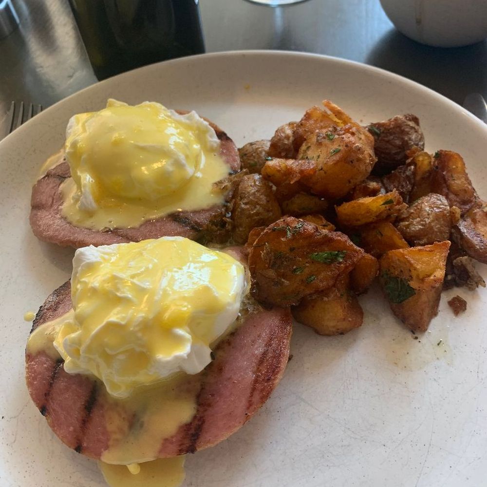 Bank & Bourbon - Eggs Benedict with rolled pork - New American Near Me - Philadelphia, Pennsylvania