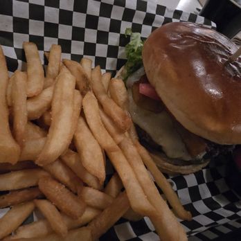 Yellow Springs Brewery - Burger - Brewpubs Near Me - Columbus, Ohio Yellow Springs Brewery - Burger - Brewpubs Near Me - Columbus, Ohio