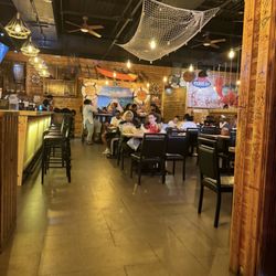 Pier 88 Boiling Seafood & Bar - Bar and seating area