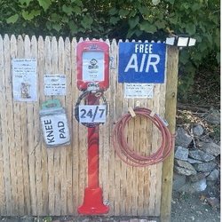 Quincy Gas - This place is an absolute lifesaver. Having free air 24/7 even a knee pad.!